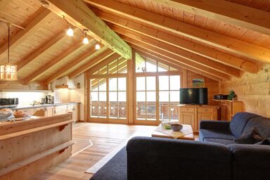 Gästehaus Hirschbichler - Chiemgau Karte - Ferienwohnung Rauschberg für 4 Personen, 2 Schlafzimmer, Balkon, 80 qm