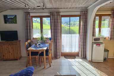 Bei Schneider's inkl. Chiemgaukarte - Ferienwohnung 65qm, Hochfelln, Balkon, Küche, 1 Schlafzimmer, 1 Wohnschlafzimmer