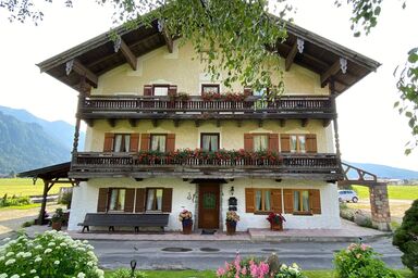 Boar-Hof - Chiemgau Karte - Doppelzimmer mit Balkon, Dusche/WC auf der Etage, Ausziehcouch Nr. 12