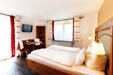 Schuasterhof - Großes Doppelzimmer mit Balkon