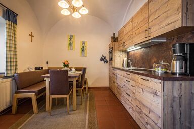 Ferienhof Dirnberger GbR - Urlaub am Regen - Fewo Roßstand 38qm ****