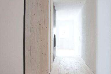 Moosham 13 Ferienwohnungen - Gemütliche, zeitlose Suite (40qm) mit Komplettküche und Naturholzboden