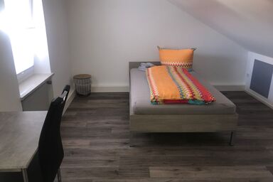 Ferienwohnung Asum Dasing - Wohnung Anika 2 -Helle FeWo 4 Schlafräumen , Platz für 4 Personen, Wohnküche & kostenfreie