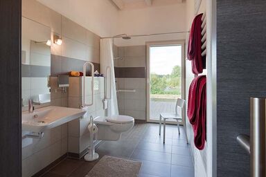 Erlebnis-Käse-Wohlfühl-Hof - Moderne Ferienwohnung Bergblick mit Regendusche und Glasfront