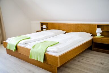 Wallfahrts-Gaststätte Heilbrünnl - Doppelzimmer (ca.35 qm) mit tollem Panoramaausblick über das Regental und Roding