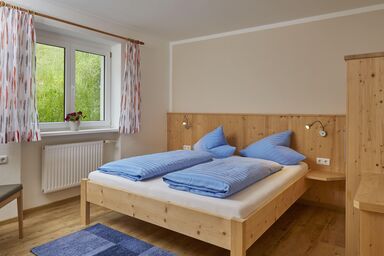 Ferienwohnungen Kirchebnerhof - 2-4 Personen Appartement "Tschirgantblick"