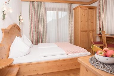 Landhaus Huber - Doppelzimmer mit Dusche, WC