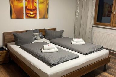 Haus St. Martin - Zimmer 2 - Familienzimmer, Etagendusche/Etagen-WC