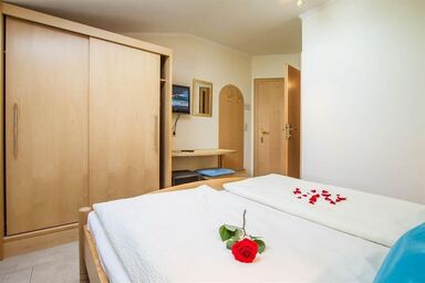 Niedermoser - Doppelzimmer mit Dusche, WC