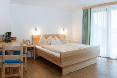 Biobauernhof Prentnergut - Zweibettzimmer "Summakammer" mit Dusche, WC