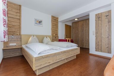 Theresa, ***Hotel- Pension - Familienzimmer 14,18 (1 Schlafraum)