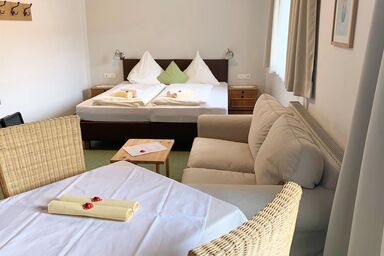 Appartements Alpenhof - Studio, Dusche, WC, gartenseitig