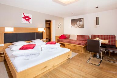 Apart Falkner - Apart "Chic"