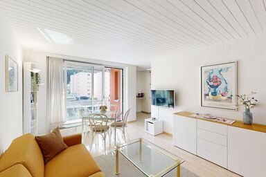 Apartment Skyline 204