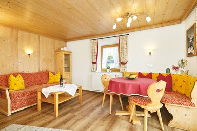 Haus Christina - Ferienwohnung Bergblick 37m² mit Balkon, 1 separates Schlafzimmer