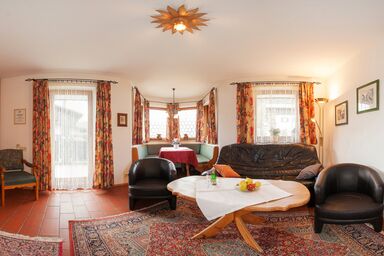 Frühlingshof - Drei-Raum-Ferienwohnung, 65qm, Dusche/WC, 2 Extra-Schlafzimmer, Terrasse