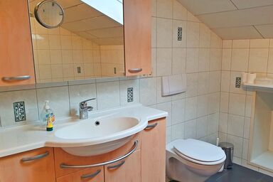 Dwingelo-Lütten Angela  Brandstätter Hof | Chiemgau Karte - Ferienwohnung 95 qm, f. 2-5 Pers., 2 Schlafzimmmer, Küche mit Spülmaschine, gr. Wohnzimmer, Balkon.