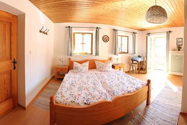 Bauernhof Hamberger Hof - Brunnenzimmer Doppelzimmer Dusche/WC, TV und Balkon