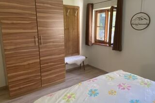 Hansenbauernhof inkl. Chiemgaukarte - Familienzimmer 70qm, Balkon, 2 Zimmer, Dusche, WC und Wohnküche, WLAN, bis 5 P.