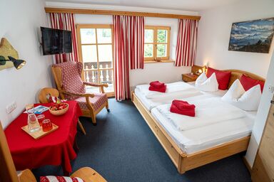 Gästehaus Hinterponholz - Doppelzimmer Nr. 4, Westbalkon, 22 qm, W-LAN, Allergikergeeignet, Obergeschoss