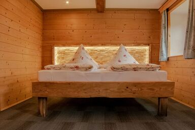 Ferienwohnung Hallweger inkl. Chiemgaukarte - Ferienwohnung 62qm, Terr., Küche, 2 Schlafzimmer, 1 Wohnschlafzimmer, max 4 P.