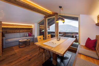 Steinberger Hof inkl. Chiemgaukarte - Hochfelln 65 qm, Balkon, Küche, 1 Schlafzimmer, 1 Wohnschlafzimmer, WLAN, 4 Pers