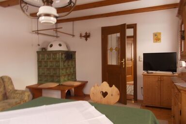Haus Frech - Ferienwohnung 80 qm, 2 Schlafzimmer, Balkon und Terrasse