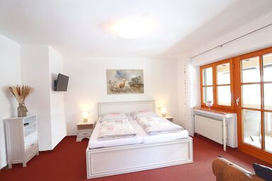 Haus Dippel inkl. Chiemgaukarte - 7 Appartement Westernberg 36qm, Balk., Kochni., 1 Wohnschlafz., 2 P., WLAN