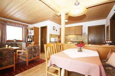 Ferienwohnungen Praxenthaler inkl. Chiemgaukarte - Ferienwohnung 1 Zellerbergblick 48qm, Süd Ost Balkon, Kochnische, WLAN, 3 P