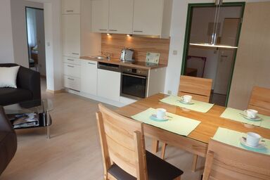 Apartmenthaus Sonnenschein - Chiemgau Karte - Enzian-Apartment für 4 Personen, 2 separate Schlafzimmer, 64 m²