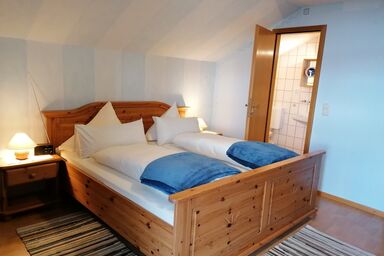 Ferienhof Moyer - Zimmer Himmelsleiter, Ostseite mit Balkon, 2. Etage, 22 qm