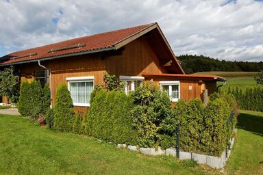 Ferienhaus zur Weinlaube - Ferienhaus (44qm) mit möblierter Terrasse