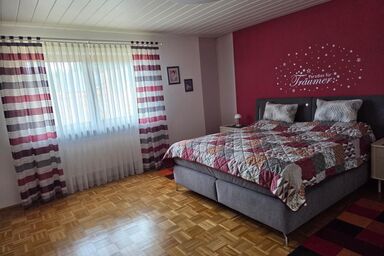 FW Theresienthal - Ferienwohnung mit Balkon auf zwei Seiten (125 qm)
