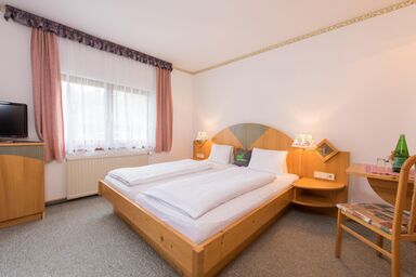 Hotel Mölltalerhof - Doppelzimmer Bergblick