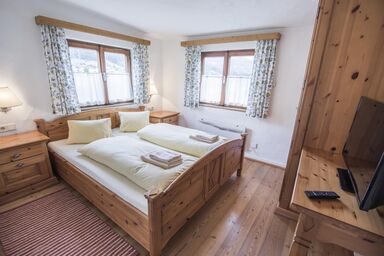 RESL Resort - Chalet Schneiderhäusl - Ferienhaus (8-14 Personen/6 SZ)