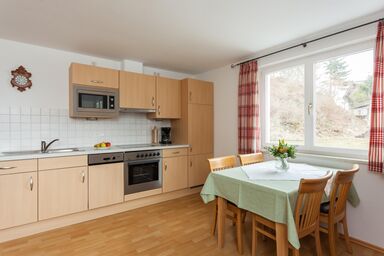 Bergpension Christine - Ferienwohnung Blumenwiese