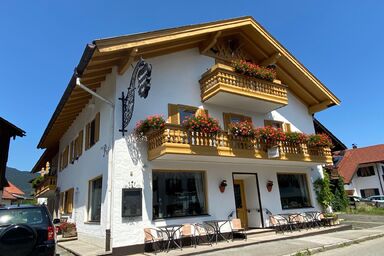 Komfortable Ferienwohnung in Unterammergau mit Grill
