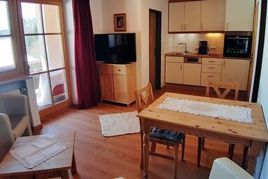 Gästehaus Kaiserwinkl - Kaiserblick 3   Zwei-Raum-Appartement mit großem Balkon