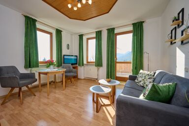 Ferienwohnungen Monika Bauer - Ferienwohnung Chiemsee für 1-2 Personen (50 qm, OG)