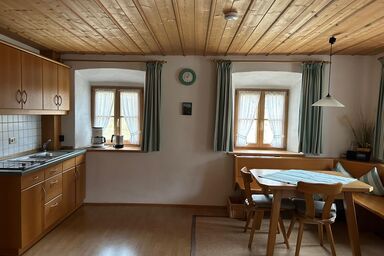 Alpaka-Hof Landinger - Zellerhorn Ferienwohnung 39 qm, ein Schlafzimmer und Wohnzimmer