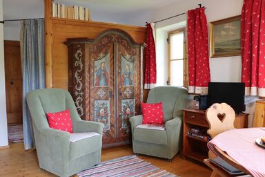 Ferienwohnungen Thomafischer - Ferienwohnung (C) mit kombiniertem Wohn-Schlafraum und Balkon für 1-2 Personen