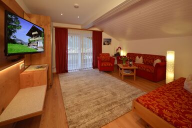 Gästehaus Bartholomäus - Ferienwohnung mit 2 getrennten Schlafzimmern und großem Südbalkon