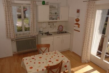 Haus Auracher - Ferienwohnung 60 qm, bis 4 Personen, 2 Schlafzimmer, Balkon, WLAN