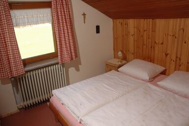 Haus Auracher - Ferienwohnung 45 qm, bis 3 Personen, 1 Schlafzimmer, Balkon, WLAN