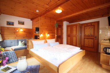 Bognerlehen Rupert Kurz - Ferienwohnung Nr. 6 für 1-2 Personen, 20 m², Wohnschlafraum, kl. Kochnische, Bk