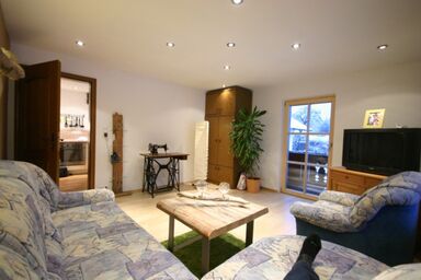 Ferienwohnung Markus Staller inkl. Chiemgaukarte - Ferienwohnung Rauschberg 55 qm, Balkon, Küche, 1 Schlaf- und 1 Wohnschlafzimmer