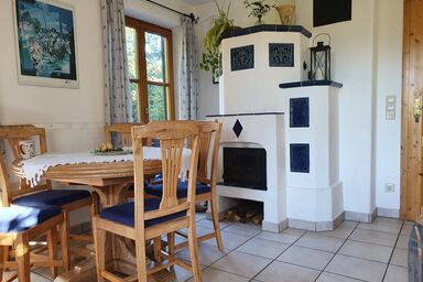 Ferienwohnung Wiesenleiten inkl. Chiemgaukarte - Ferienwohnung 115qm, Balk., Terr., Küche, 3 Schlafzimmer, Wohnzimmer, max 6 P.