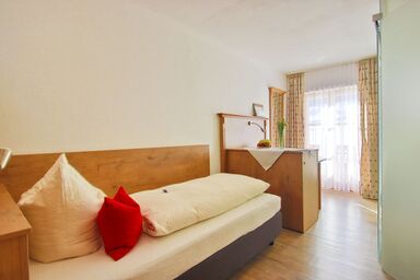 Zeller Hof - Einzelzimmer mit Balkon Nr.1a