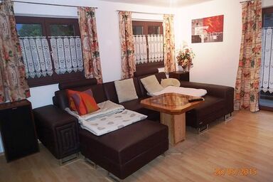 Haus Neuhäusl inkl. Chiemgaukarte - Ferienwohnung Rauschbergblick 80 qm, 2 separate Schlafzimmer, Bad, Wohnküche