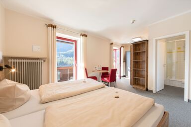 CVJM Aktivzentrum Hintersee - Familienzimmer See, 3-4 Personen, Dusche/WC, Balkon